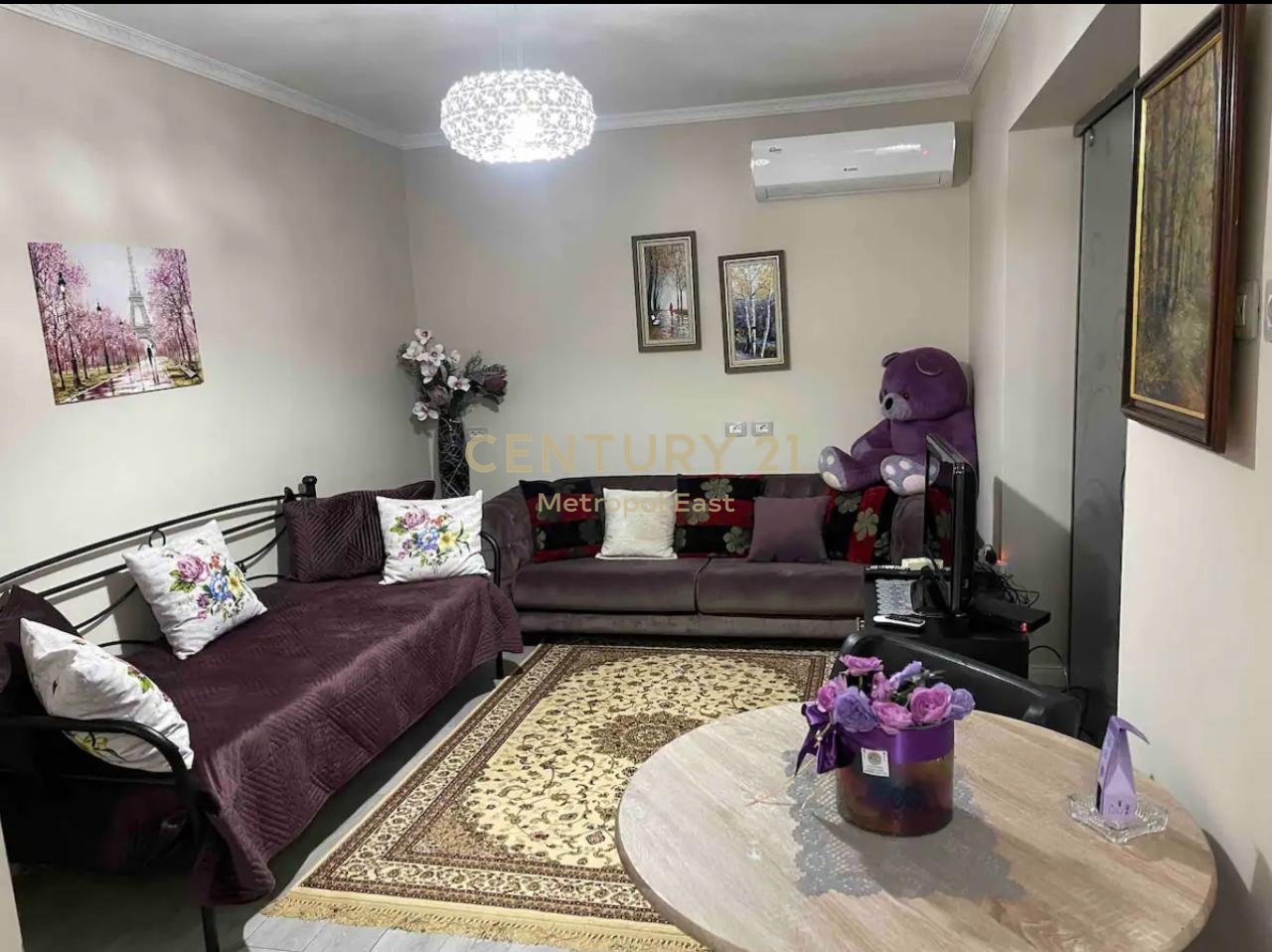 Apartament 1+1 me qira në zemër të Tiranës – Myslym Shyri