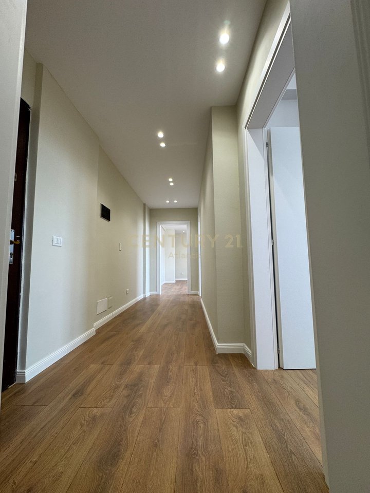 Apartament 2+1 në Shitje në Plazh Hekurudha, Durrës