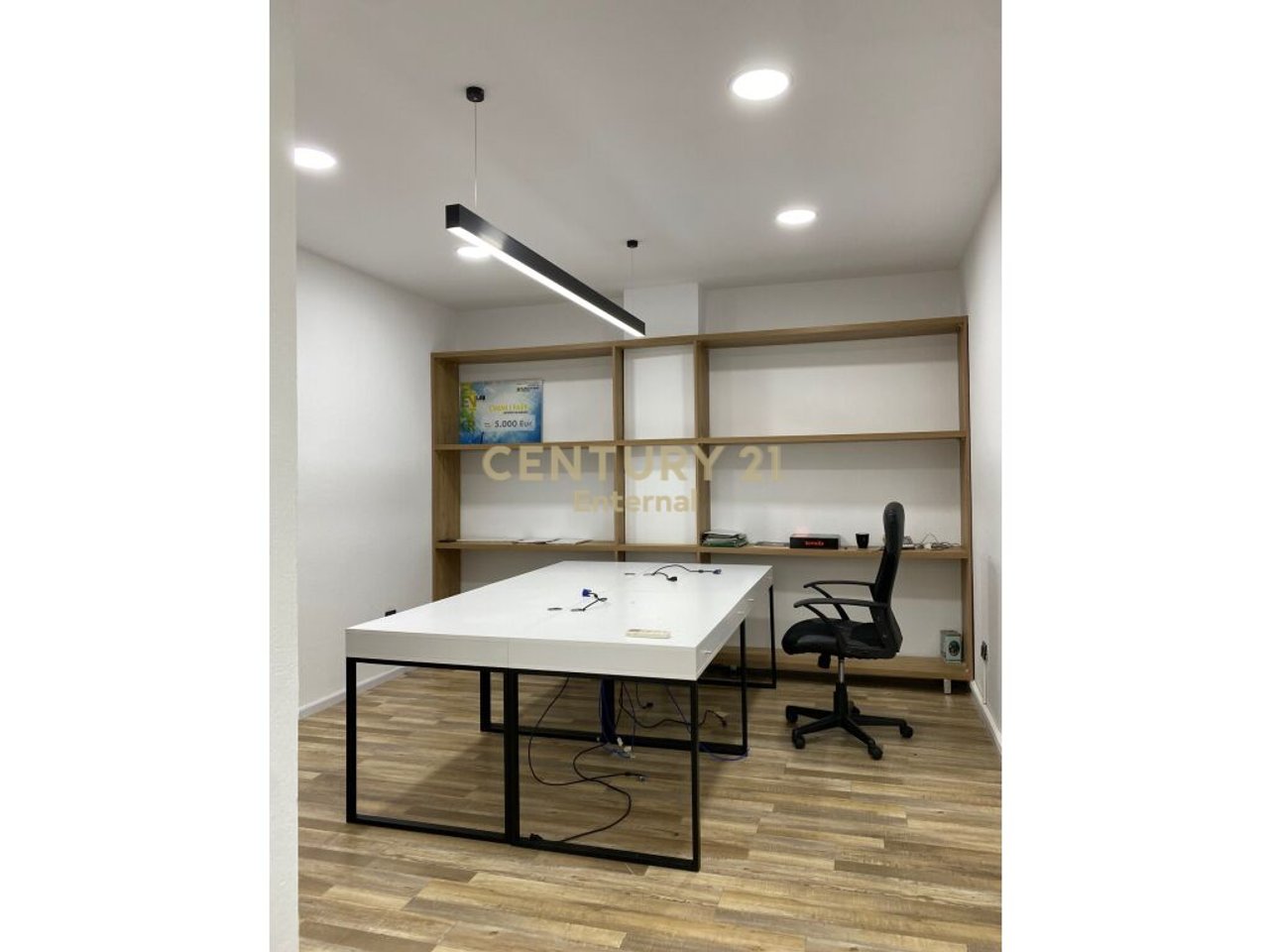 Office 2+1 for Rent in ish-Bllok
