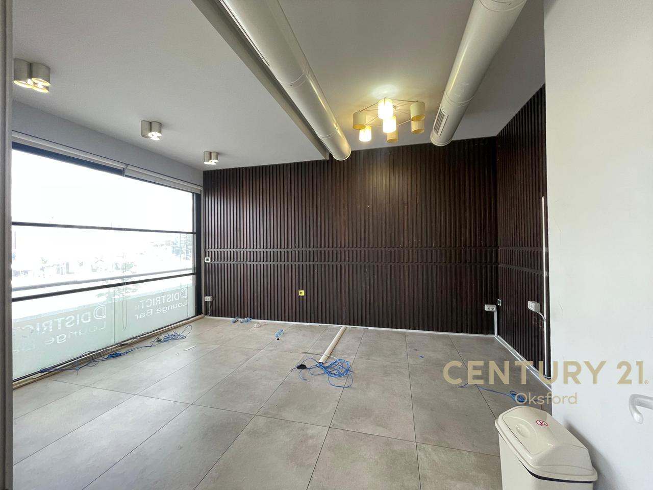 OPEN SPACE COMMERCIAL ENVIRONMENT FOR RENT ROADSIDE, ASTIR