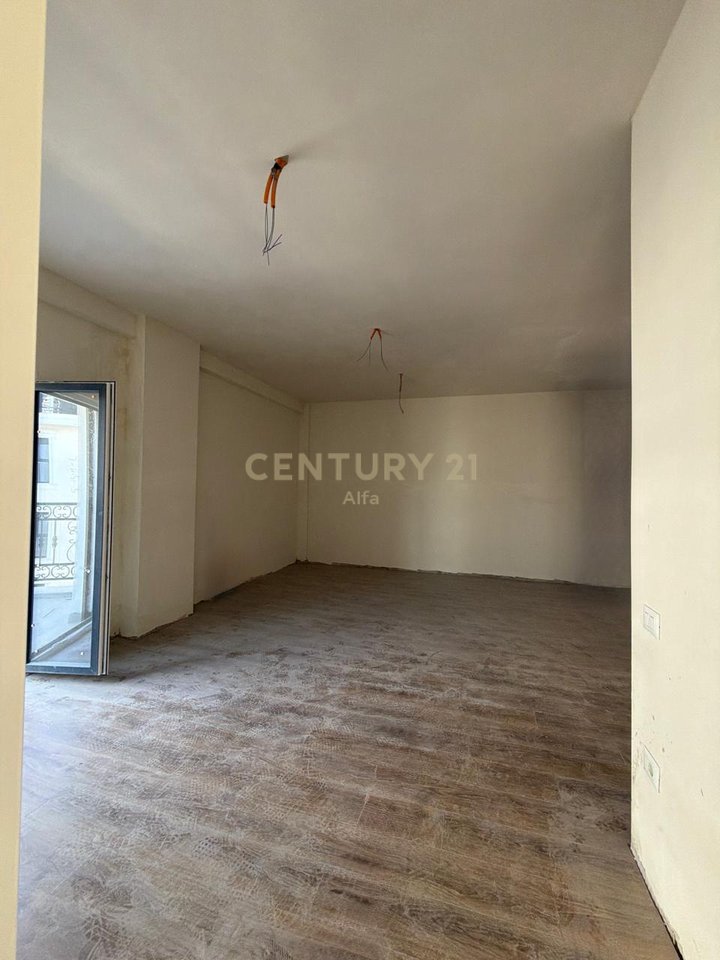 Apartment 2+1+2 bathrooms for sale at Porta e Re, Mjullbathore!