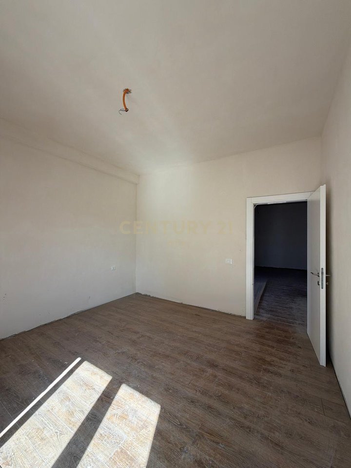 Apartment 2+1+2 bathrooms for sale at Porta e Re, Mjullbathore!