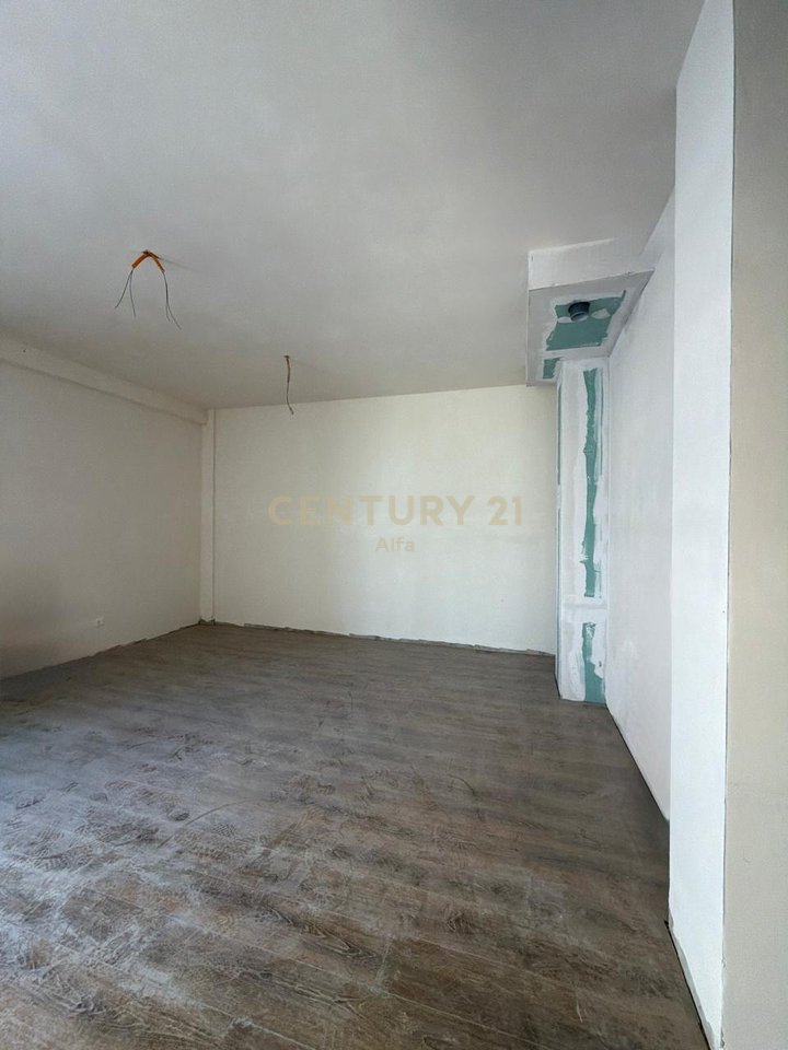 Apartment 2+1+2 bathrooms for sale at Porta e Re, Mjullbathore!