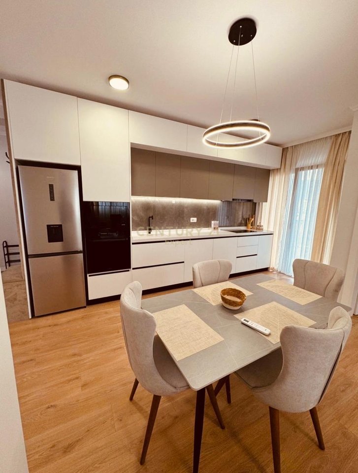 IN AFFITTO 2+1+2 VICINO ALLA STRADA DI DURRËS