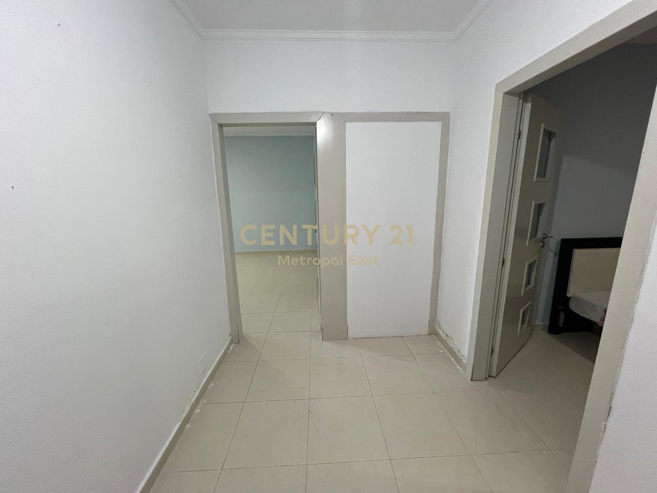 Apartament 1+1 Me Qira në Kombinat, Tiranë