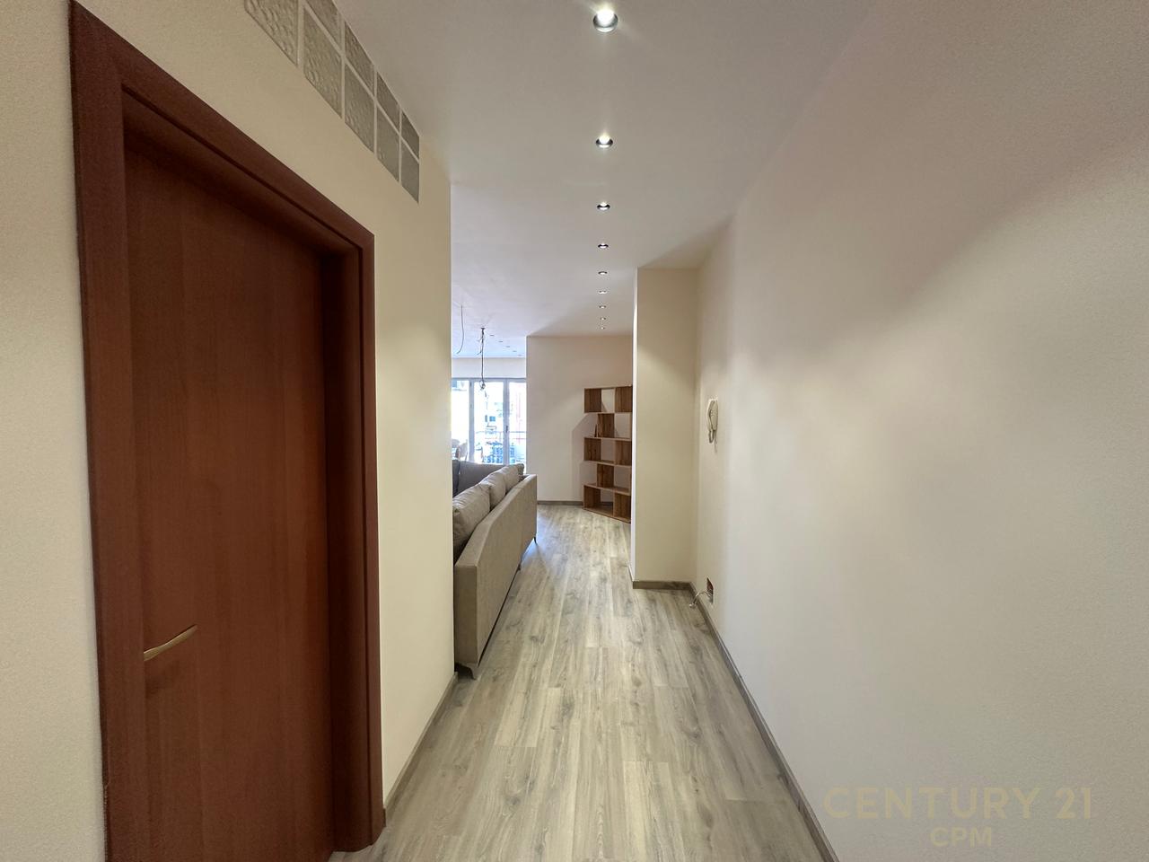 Qira, Appartamento 3+1+2 vicino al Ginnasio Ismail Qemali