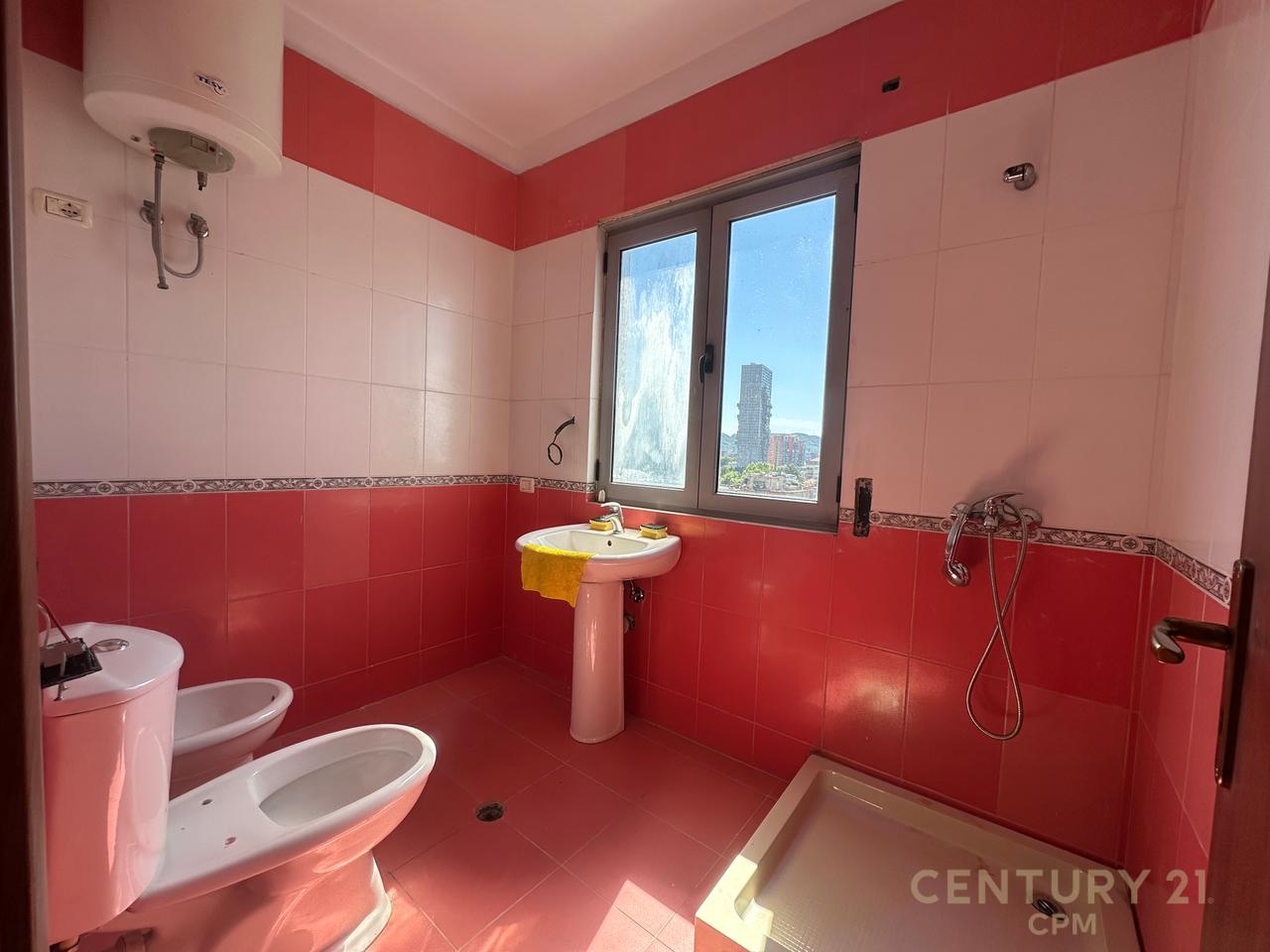 Qira, Appartamento 3+1+2 vicino al Ginnasio Ismail Qemali