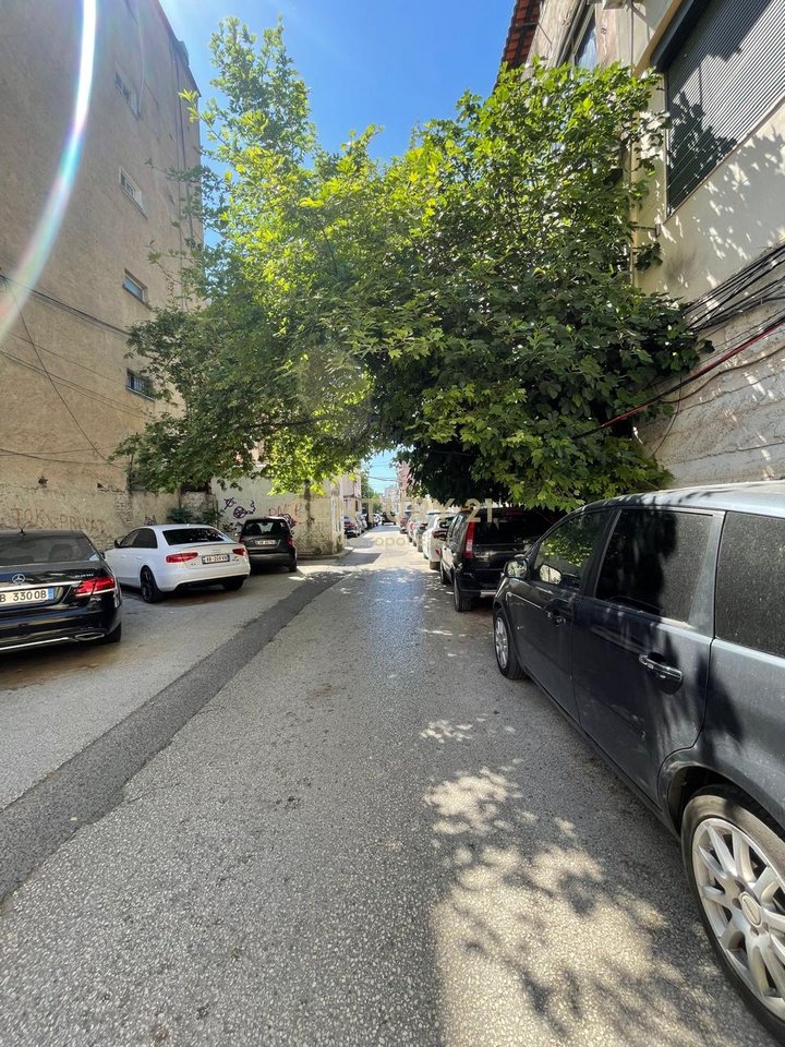 Apartament 1+1 për Shitje – Myslym Shyri, Tiranë