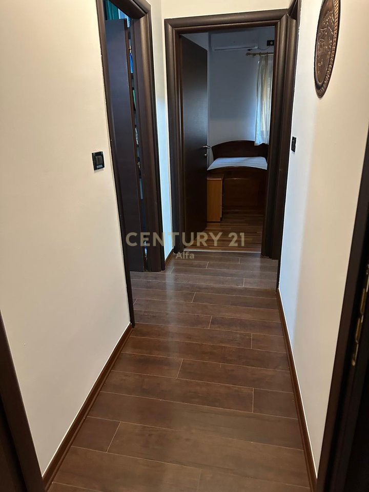 JEPET PER QIRA, APARTAMENT 2+1+2, RRUGA E ELBASANIT