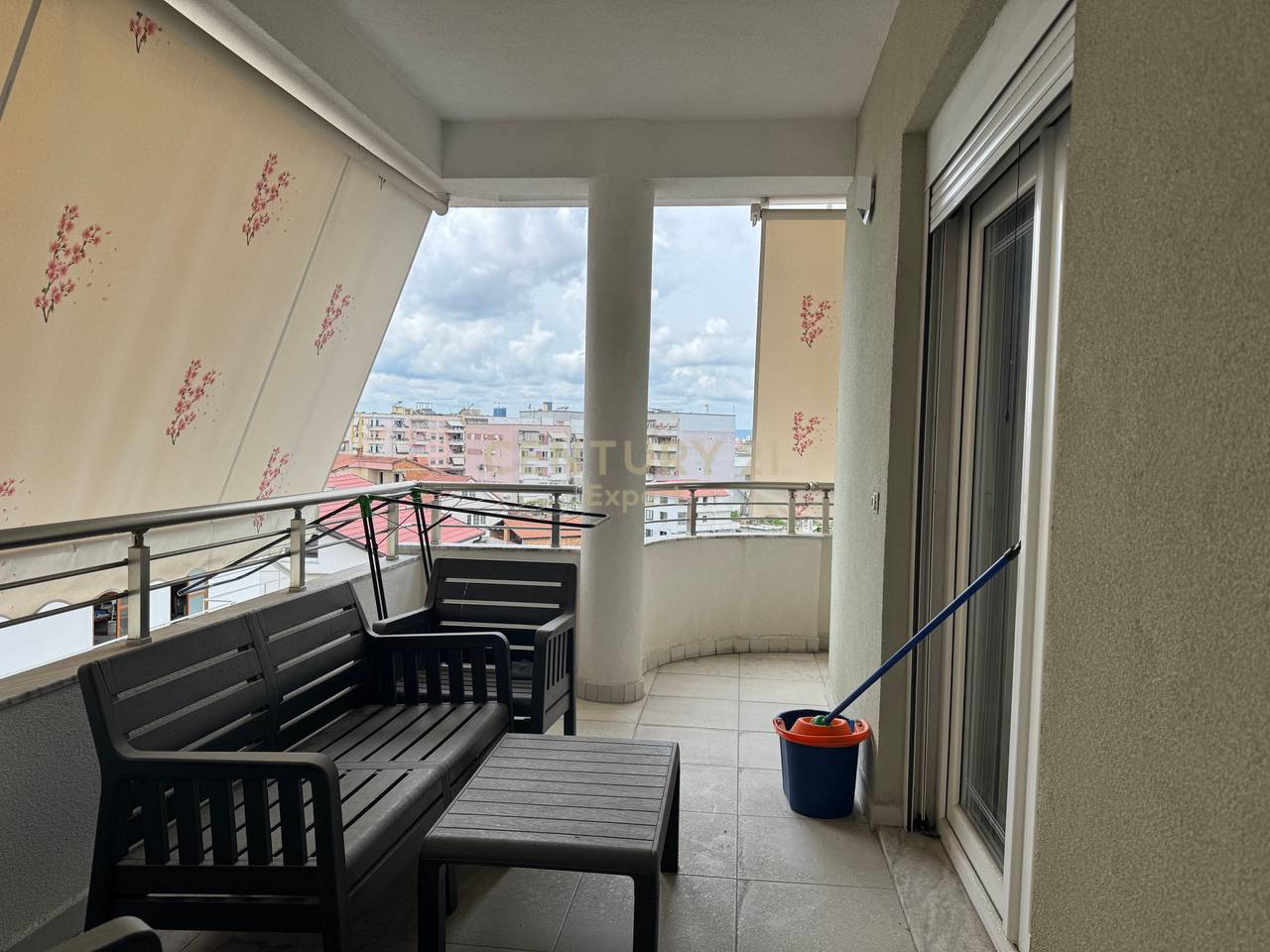 Vilë 4 katshe në shitje tek Kodra e Priftit