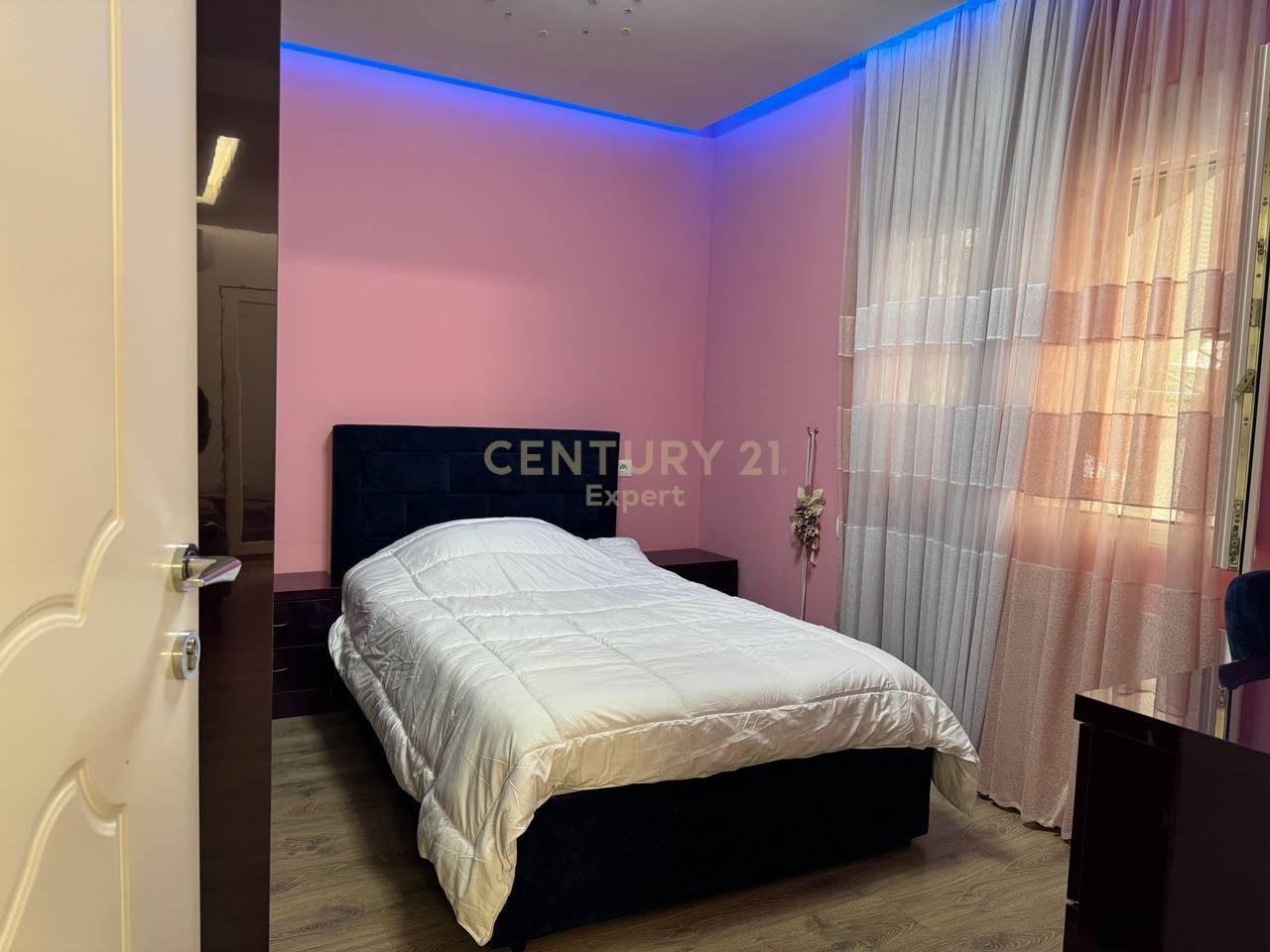 Vilë 4 katshe në shitje tek Kodra e Priftit