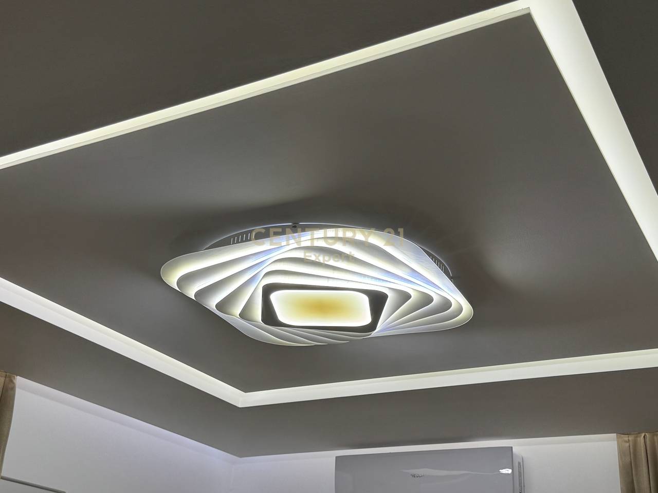 Vilë 4 katshe në shitje tek Kodra e Priftit