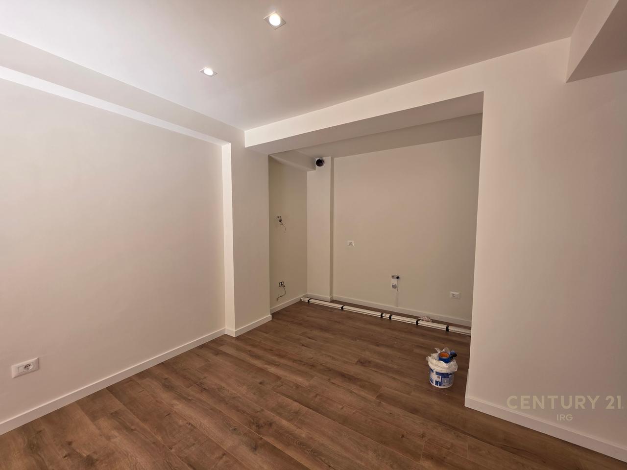 Shitet Apartament 1+1 me Verandë – Kodra e Diellit 2