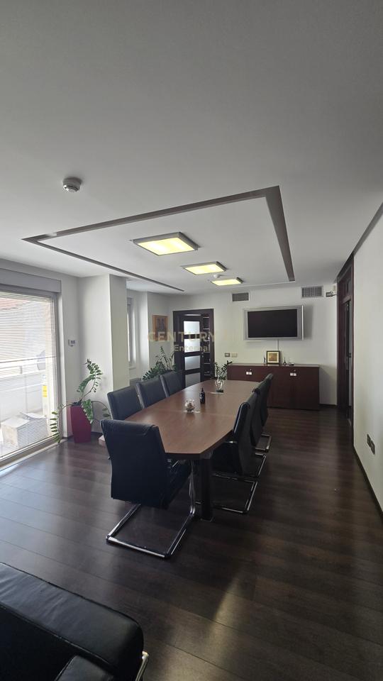 Spazio ufficio in affitto a Bllok