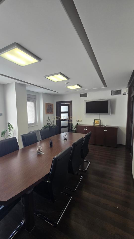 Spazio ufficio in affitto a Bllok