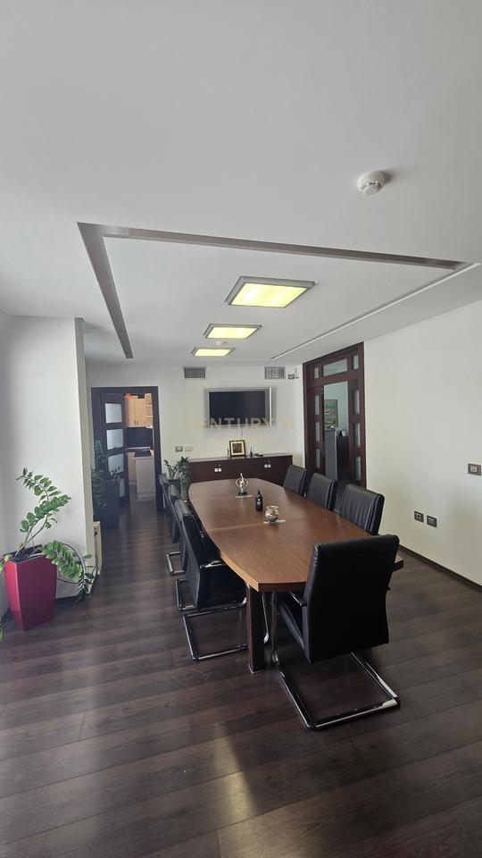 Spazio ufficio in affitto a Bllok