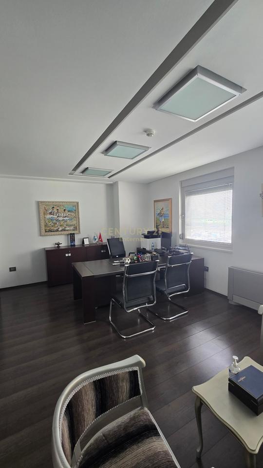 Spazio ufficio in affitto a Bllok