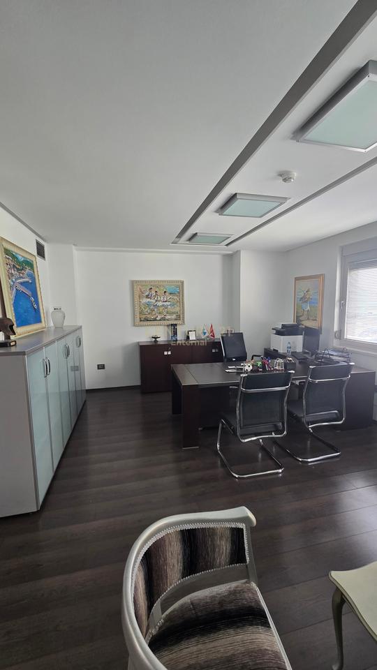 Spazio ufficio in affitto a Bllok