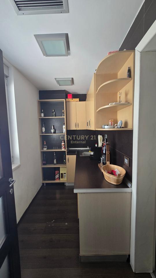 Spazio ufficio in affitto a Bllok