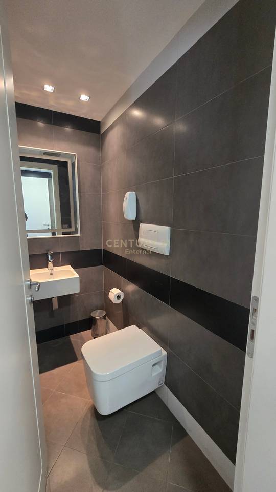 Spazio ufficio in affitto a Bllok