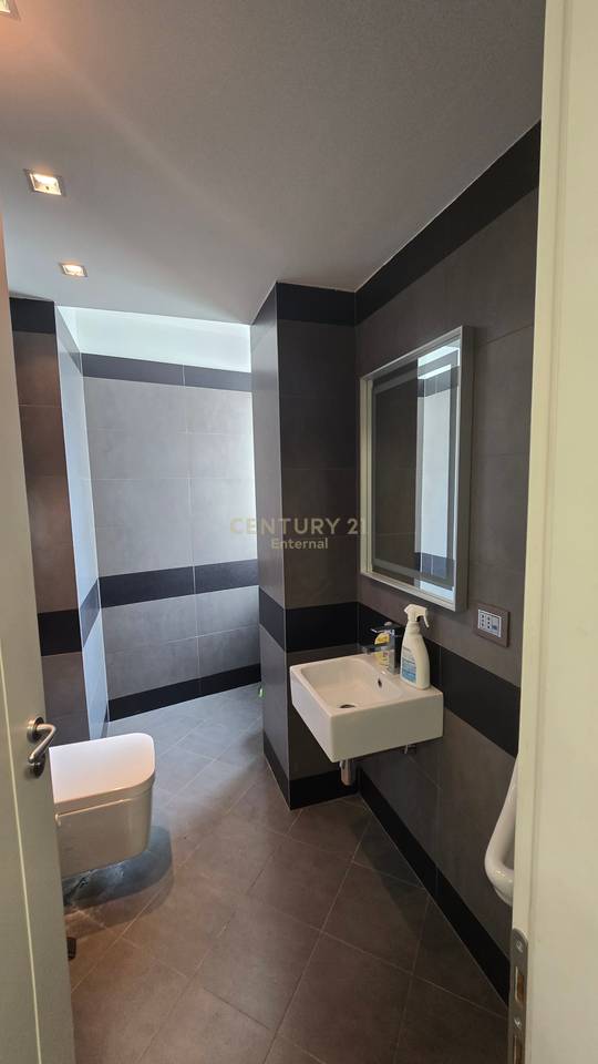 Spazio ufficio in affitto a Bllok