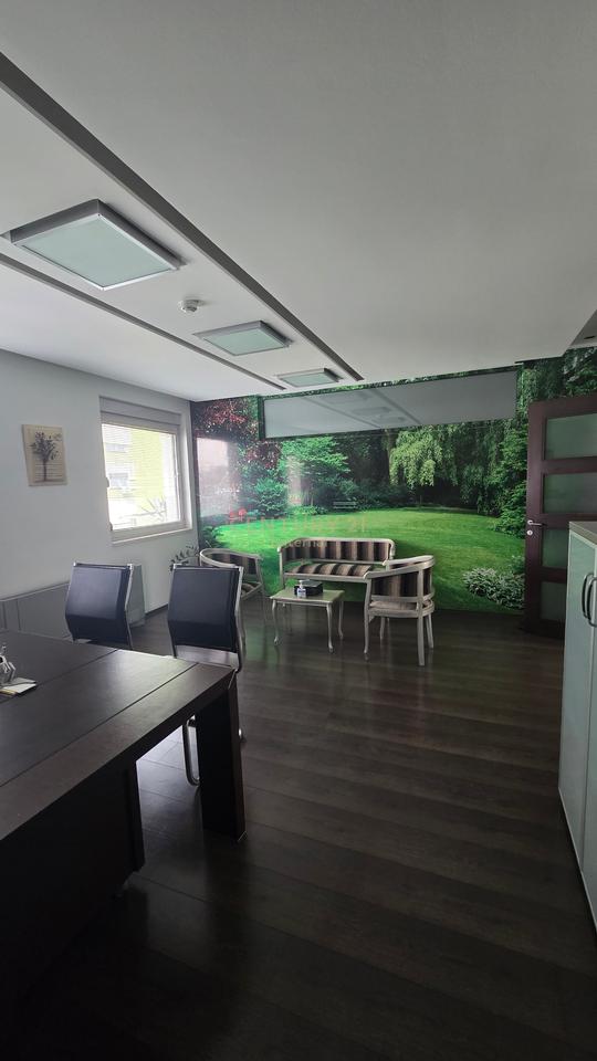 Spazio ufficio in affitto a Bllok