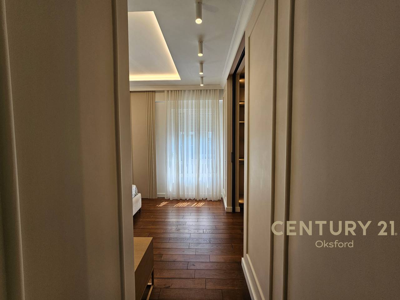 FOR RENT 3+1+2 APARTMENT + PARKING NEAR THE DRY LAKE FZ!