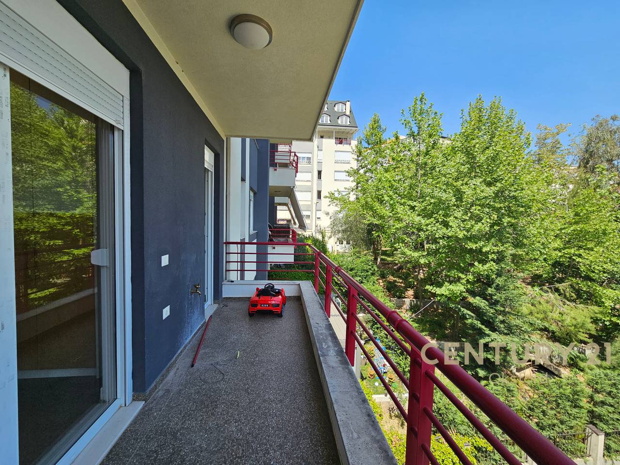 FOR RENT 3+1+2 APARTMENT + PARKING NEAR THE DRY LAKE FZ!