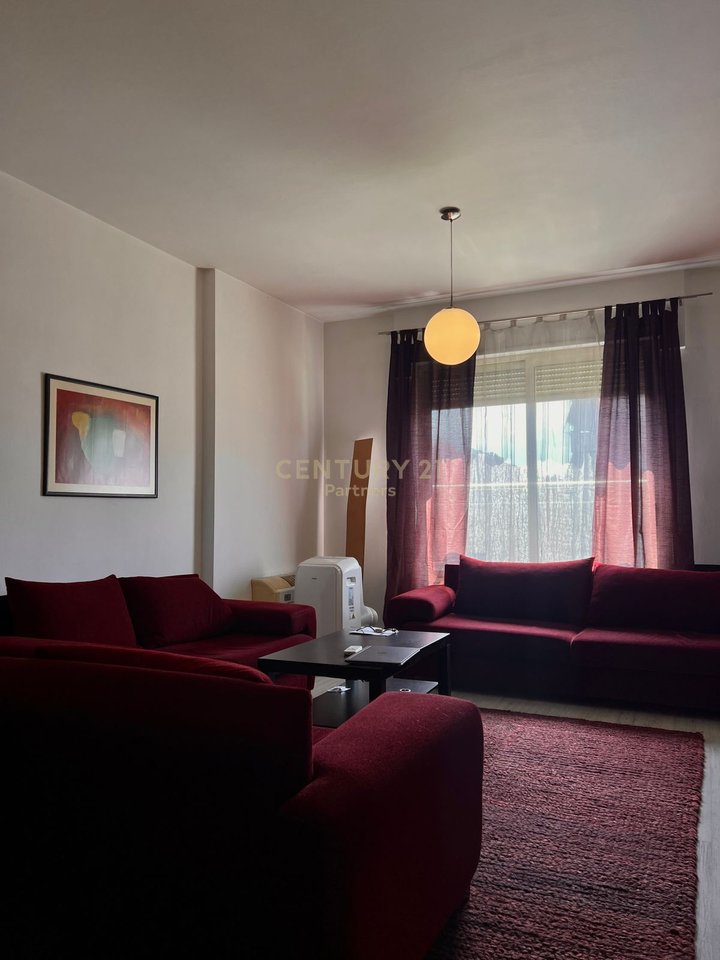 APARTAMENT 2+1 ME QIRA PERBALL DEIORGJIT