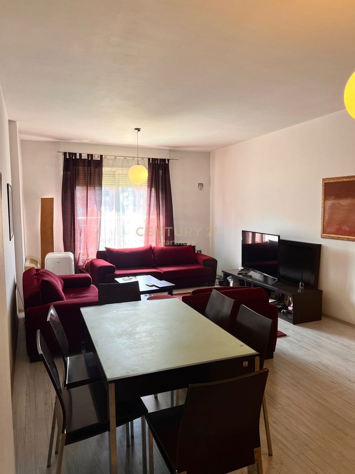 APARTAMENT 2+1 ME QIRA PERBALL DEIORGJIT