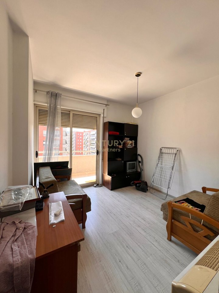 APARTAMENT 2+1 ME QIRA PERBALL DEIORGJIT
