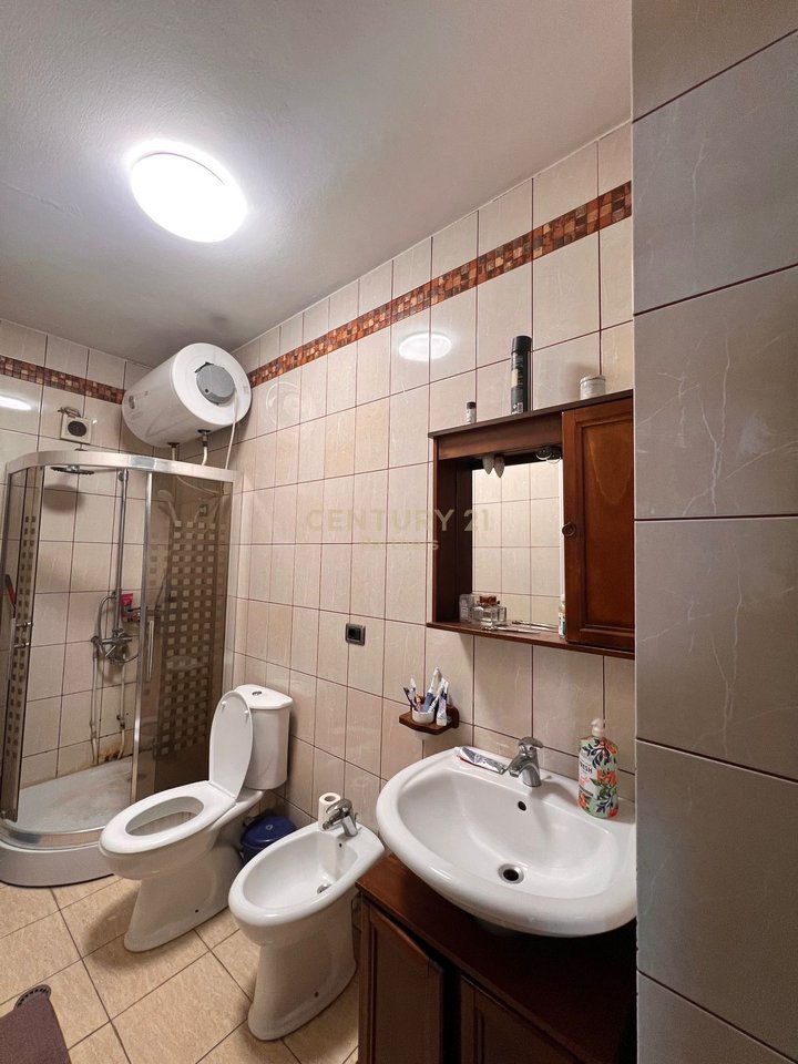 APARTAMENT 2+1 ME QIRA PERBALL DEIORGJIT