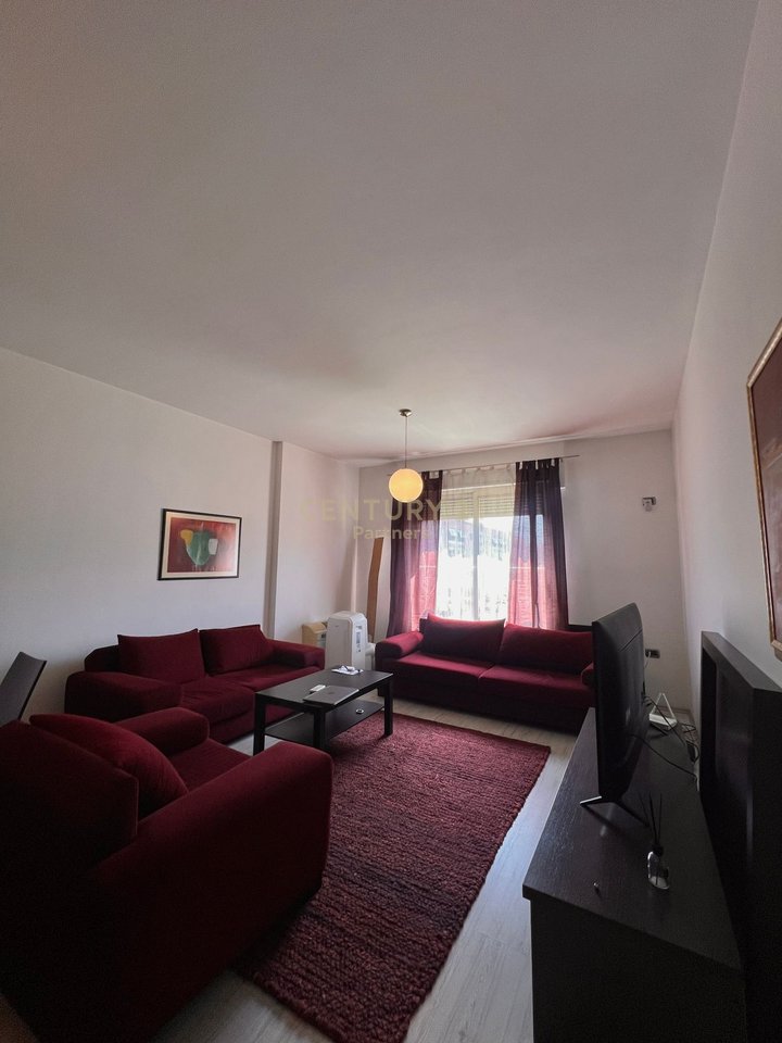 APARTAMENT 2+1 ME QIRA PERBALL DEIORGJIT