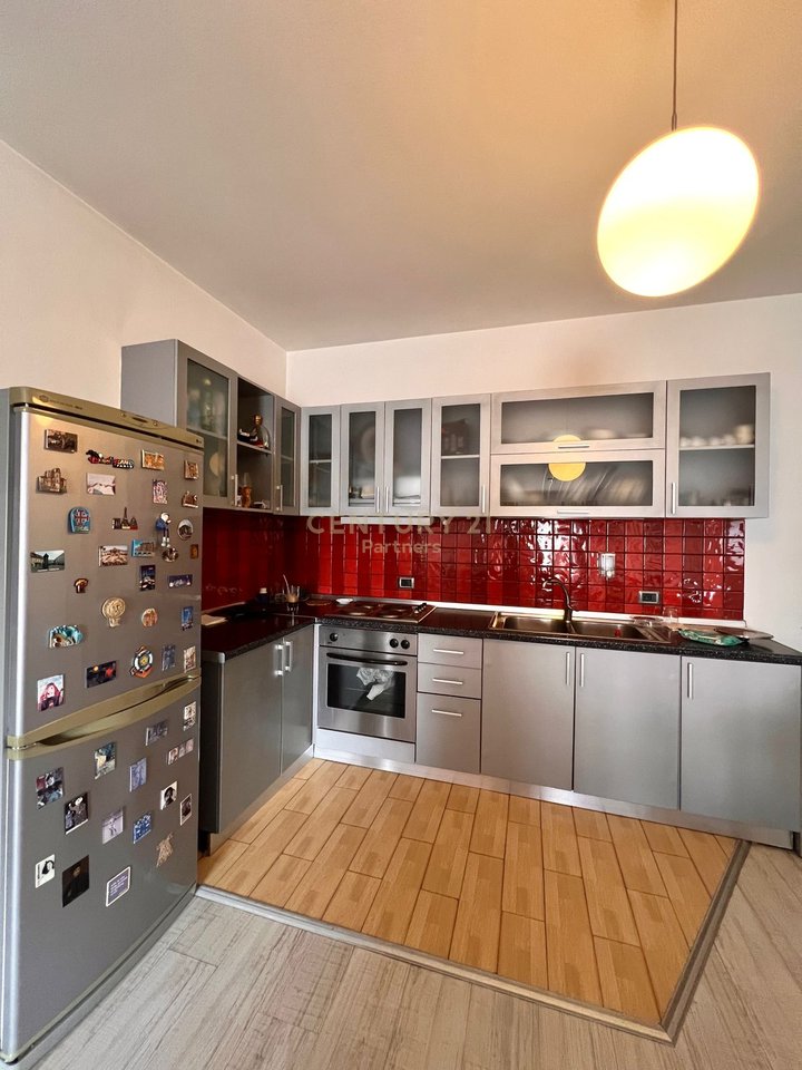 APARTAMENT 2+1 ME QIRA PERBALL DEIORGJIT