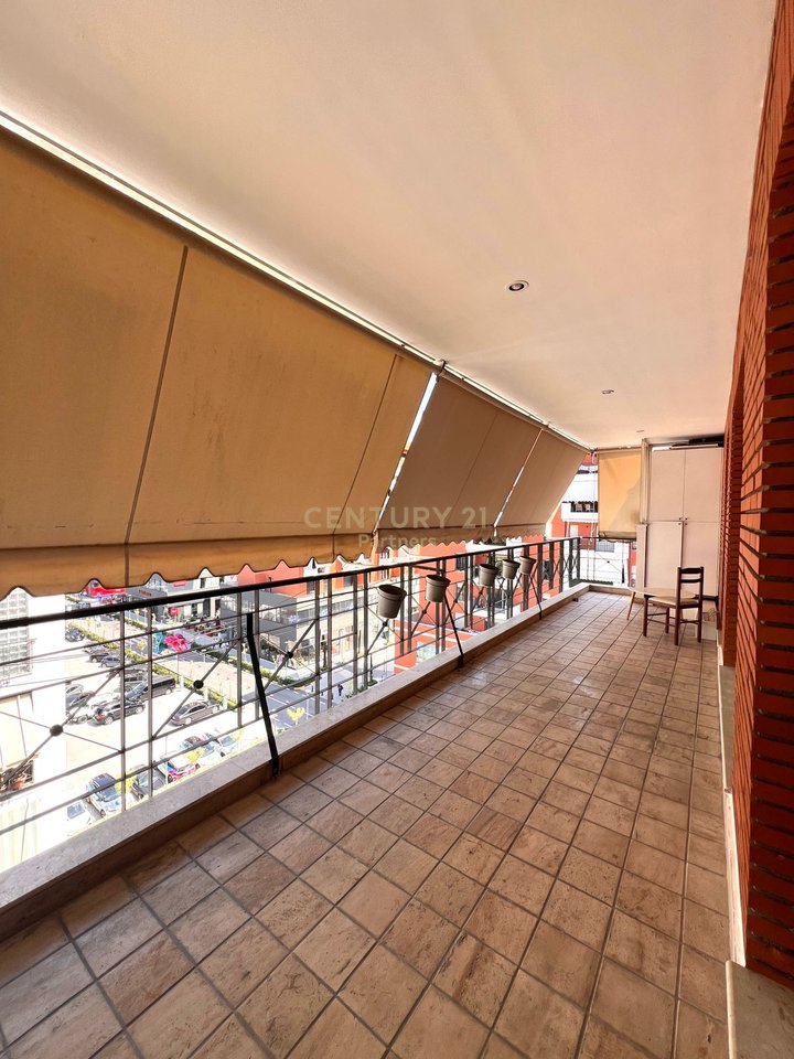 JEPET ME QIRA APARTAMENT 2+1+2DEPO TEK KOMPLEKS DELIORGJI