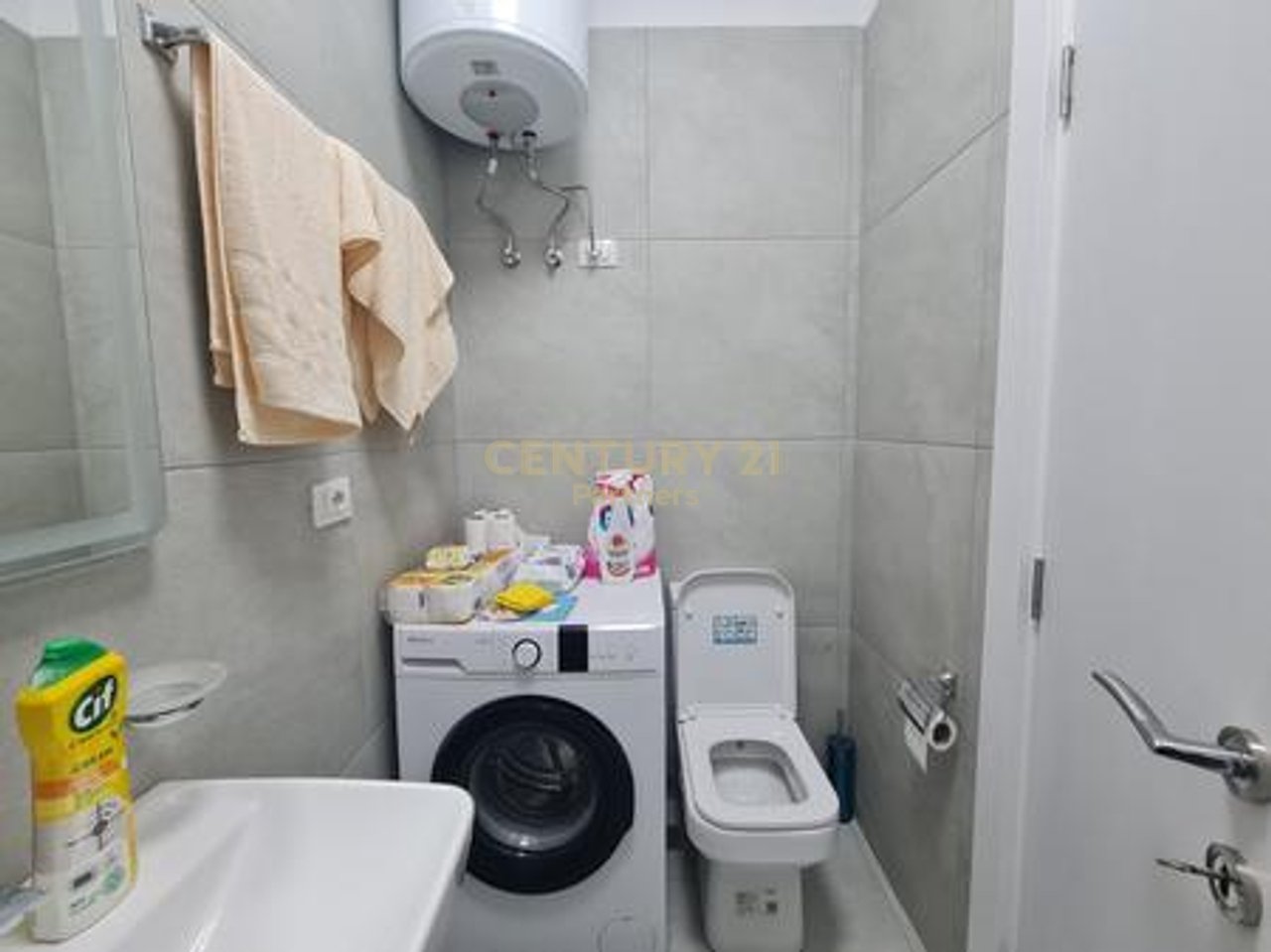 APPARTAMENTO 1+1 IN AFFITTO IN VIA DRITAN HOXHA, VICINO AL COMPLESSO AURA