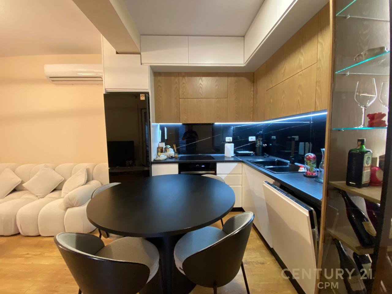 EKSKLUZIVE ! TEK KODRA E DIELLIT 2 SHESIM SUPER APARTAMENT 1+1