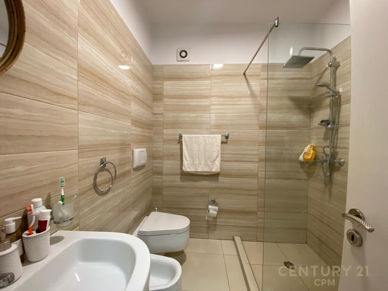 EKSKLUZIVE ! TEK KODRA E DIELLIT 2 SHESIM SUPER APARTAMENT 1+1