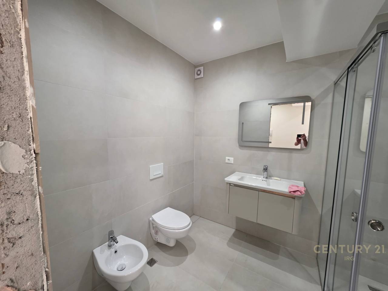 Shitet Apartament 1+1 me Verandë – Kodra e Diellit 2