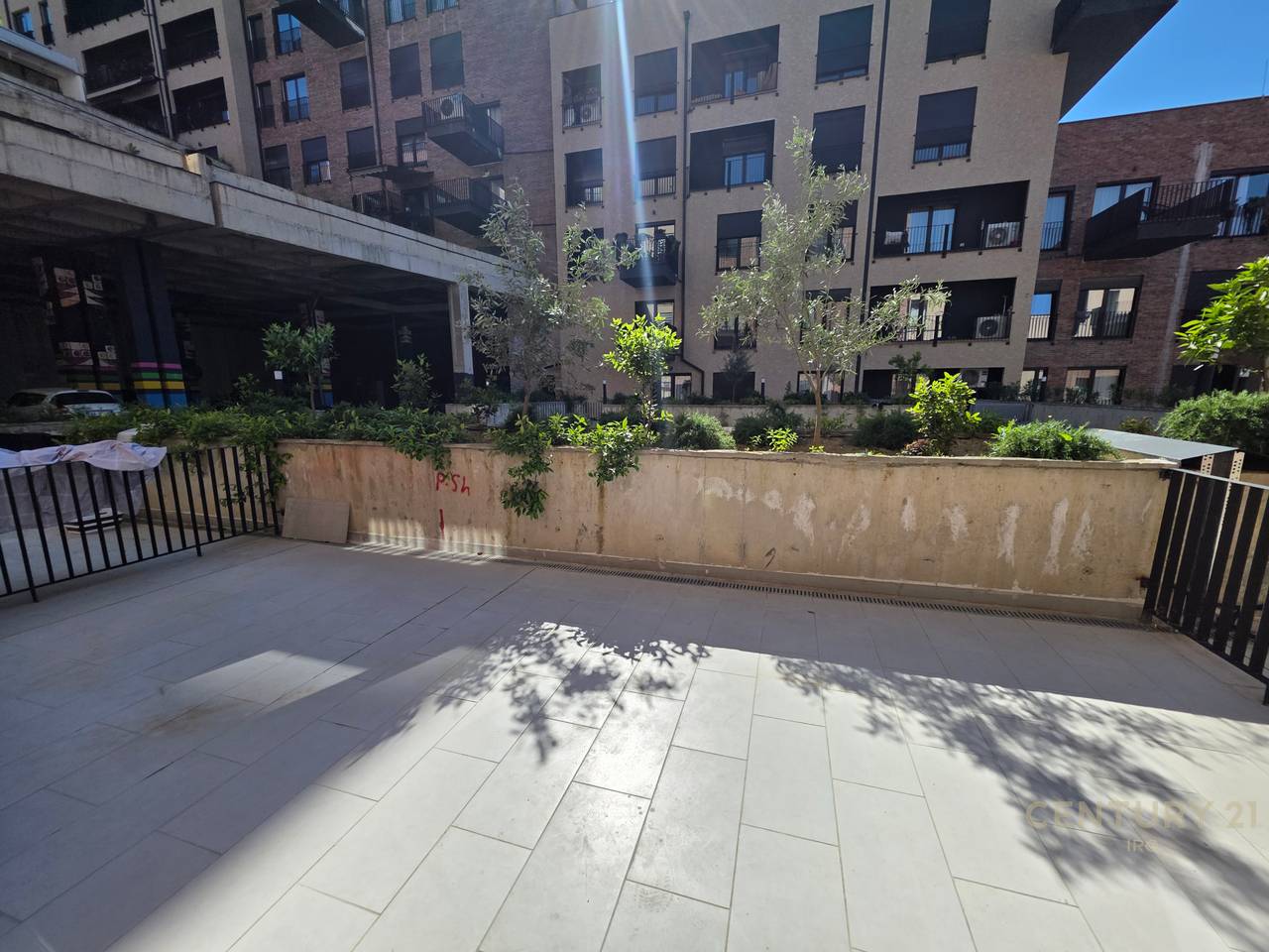 Shitet Apartament 1+1 me Verandë – Kodra e Diellit 2