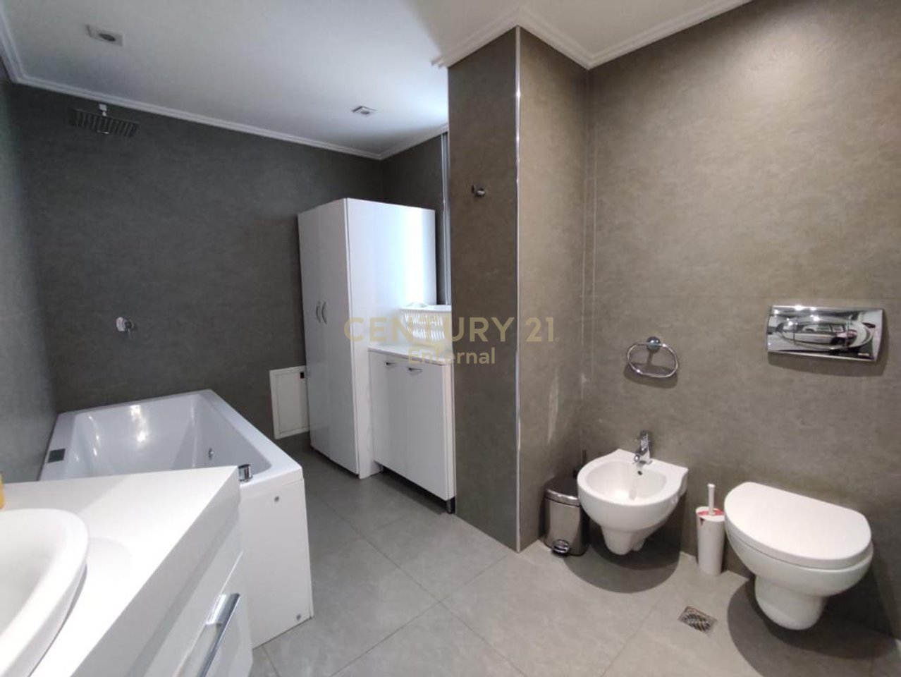 APARTAMENT 3+1+2 PER QIRA TE NOBIS