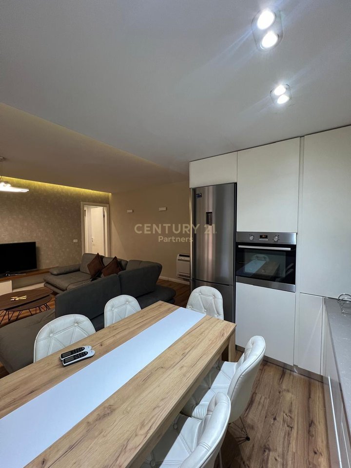 Appartamento 2+1 in Affitto nel Complesso Delijorgji, Tirana - 1100€ | 115 m²