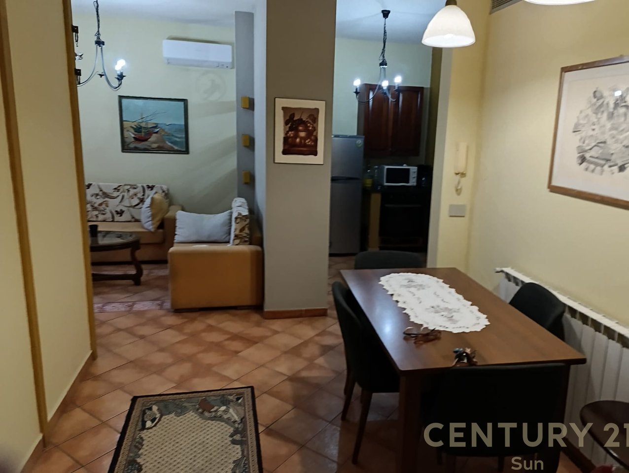 Appartamento 1+1 convertito in 2+1 in affitto a Komuna e Parisit!