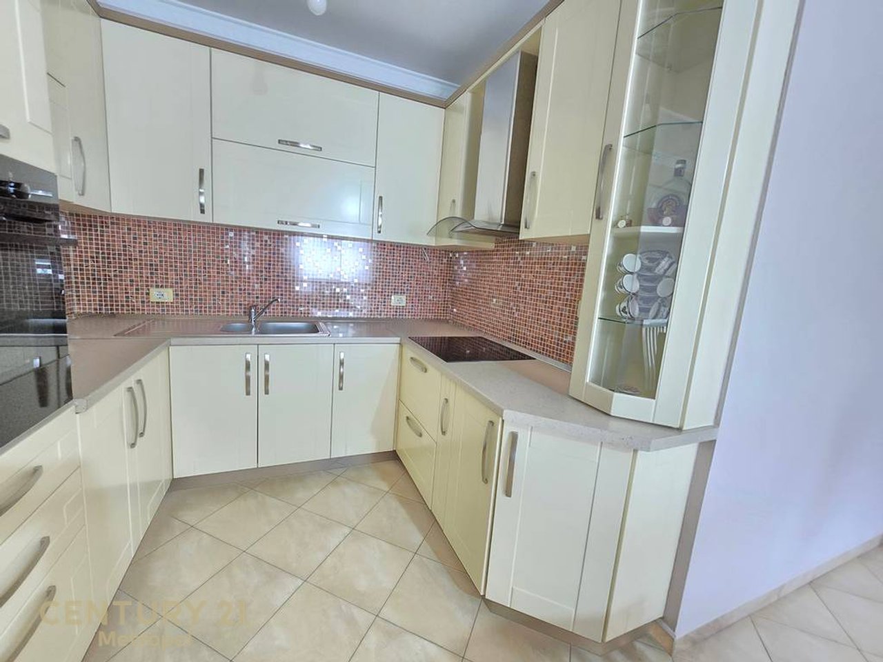 Appartamento 2+1+2+garage in affitto in via Jordan Misja!