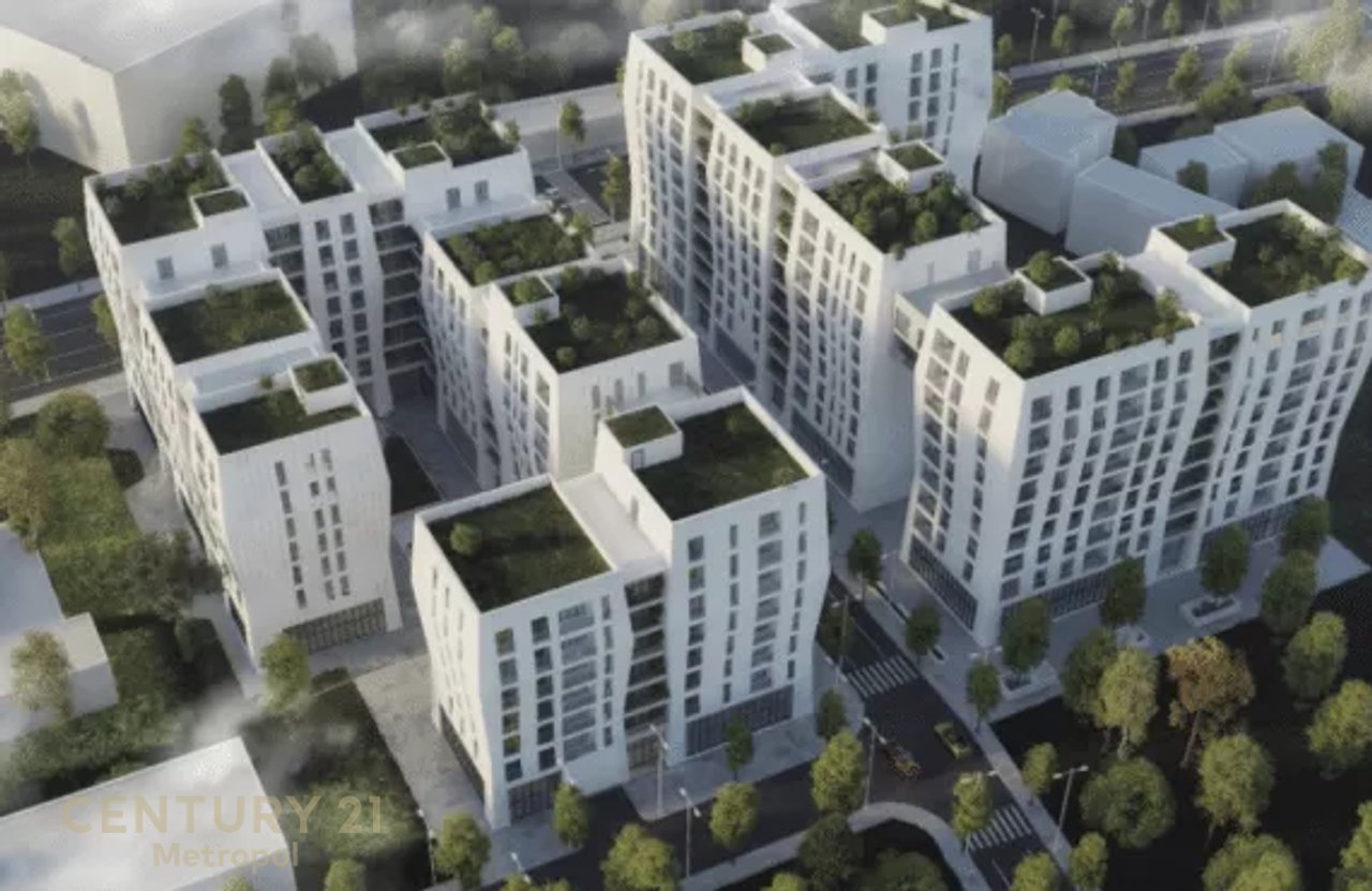 JEPEN ME QIRA 2 GODINA PRANE NJERA TJETRES (6000 m2) + 30 POSTE PARKIMI, PORCELAN!