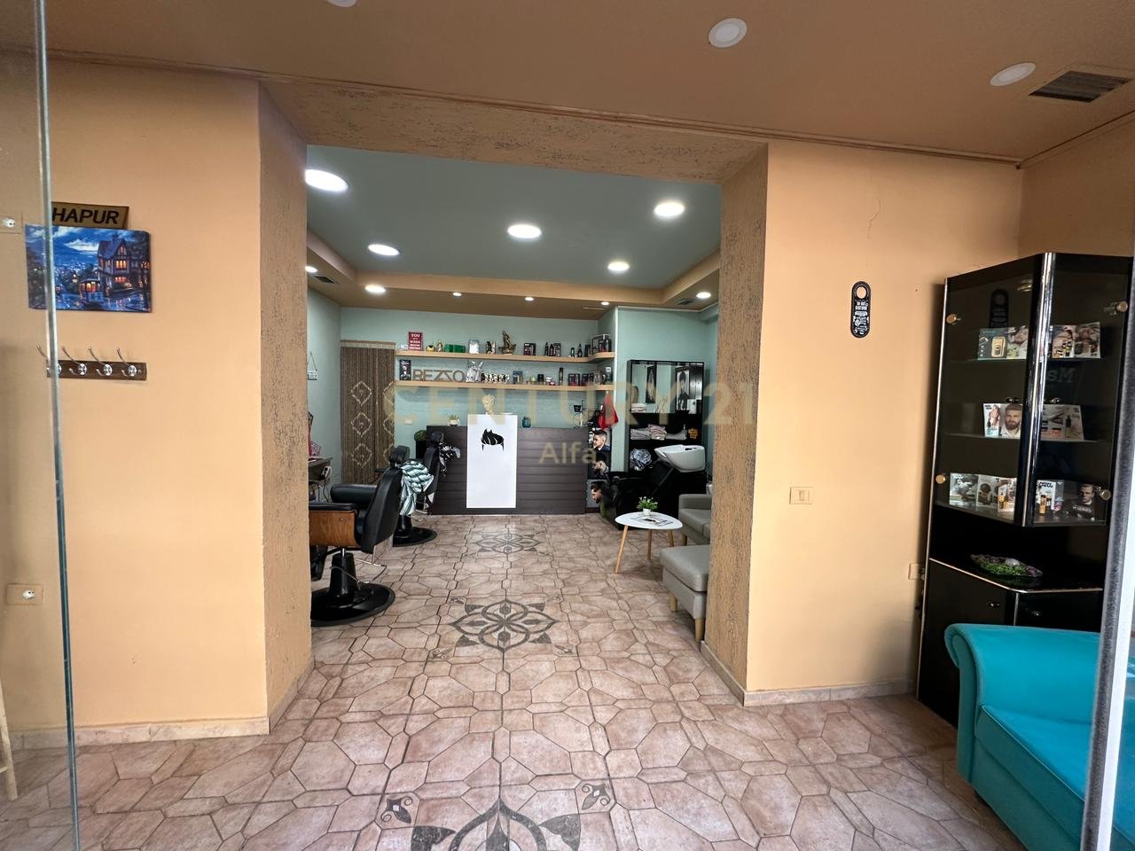 Ambient Komercial per Shitje prane Vasil Shanto!
