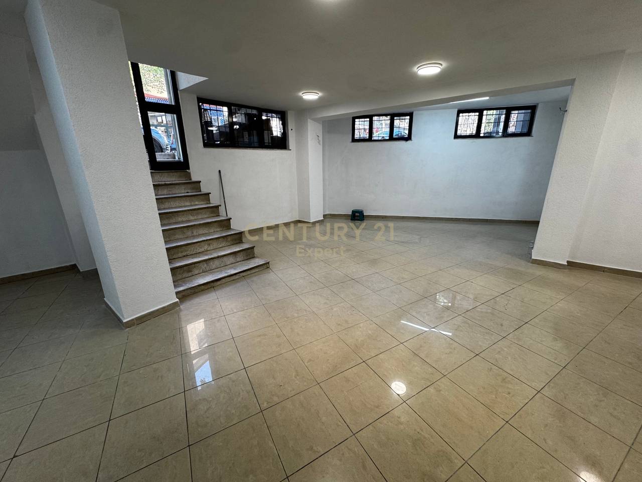 COMMERCIAL SPACE FOR RENT AT ALI DEMI !!!