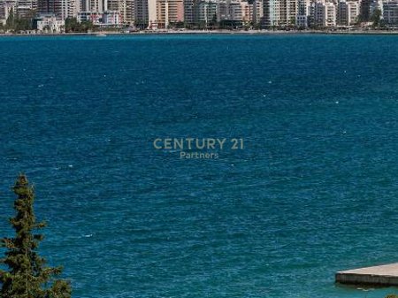 MINI HOTEL ME QIRA NE UJE TE FTOHTE VLORE