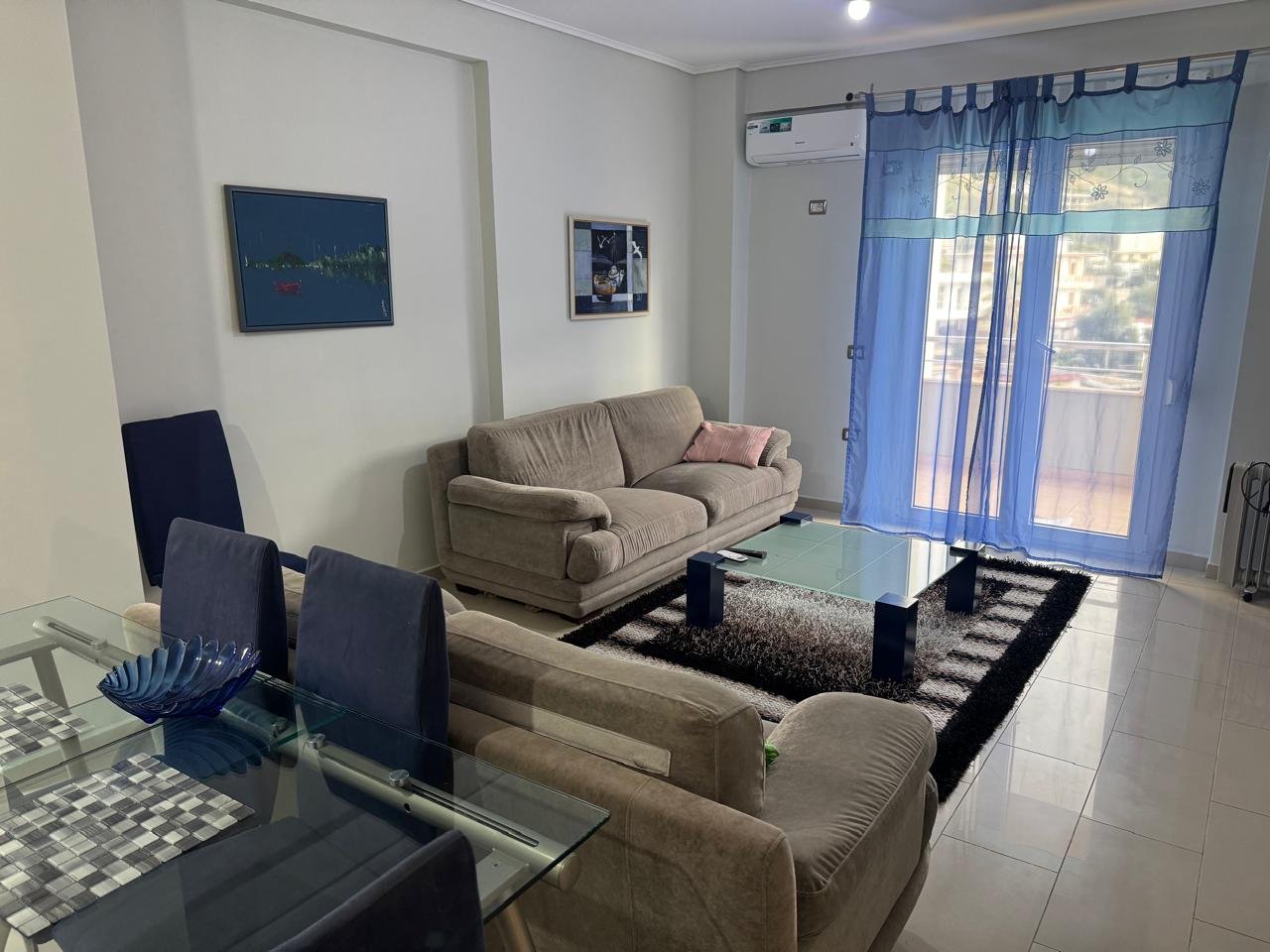 APARTAMENT 2+1 PER QIRA ,PRANE LUNGOMARES!