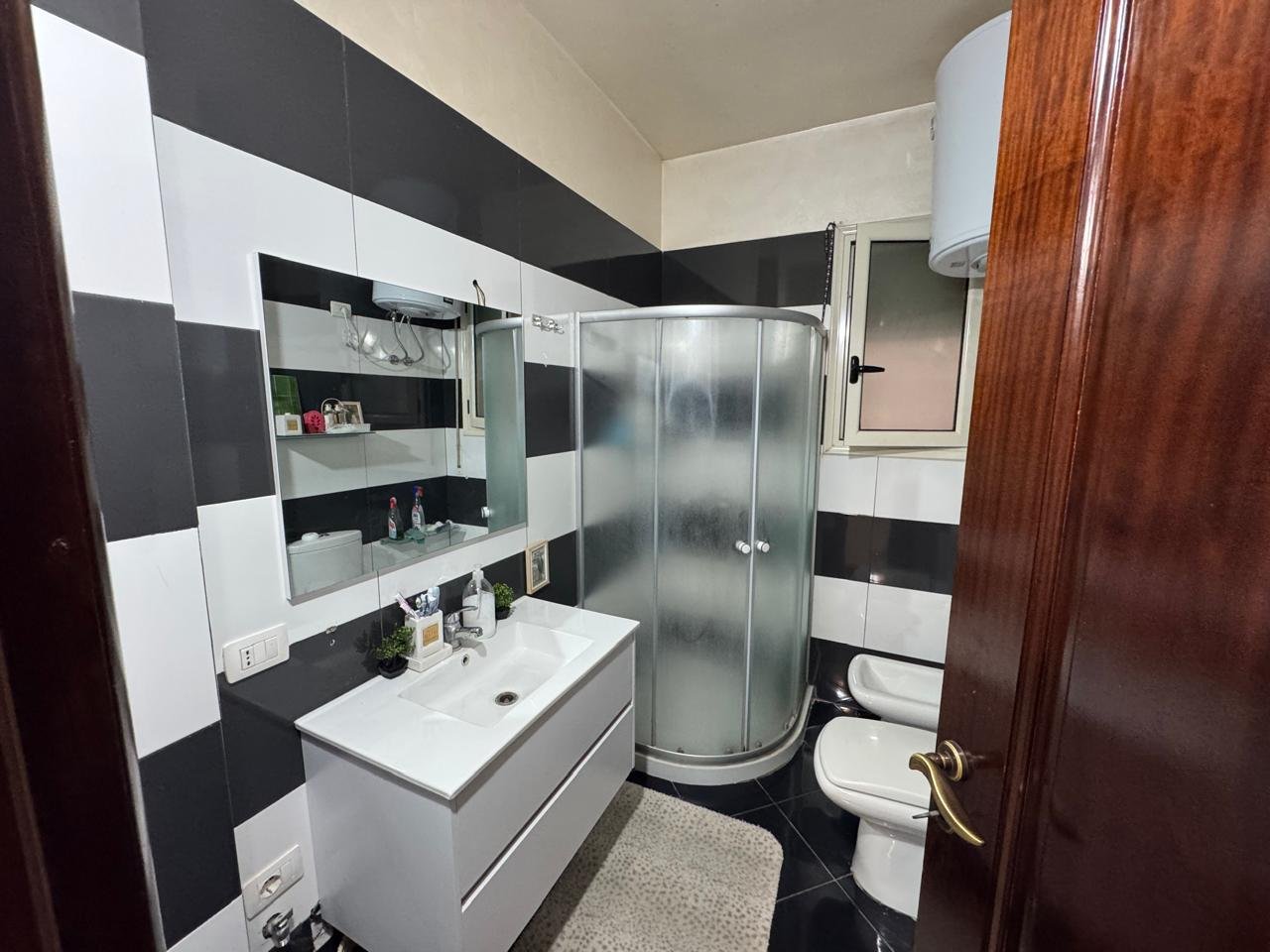 SHITET APARTAMENT 2+1 TEK ''ISH KOMBINATI"!